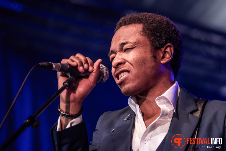 King Solomon Hicks op Blues Peer 2025 foto