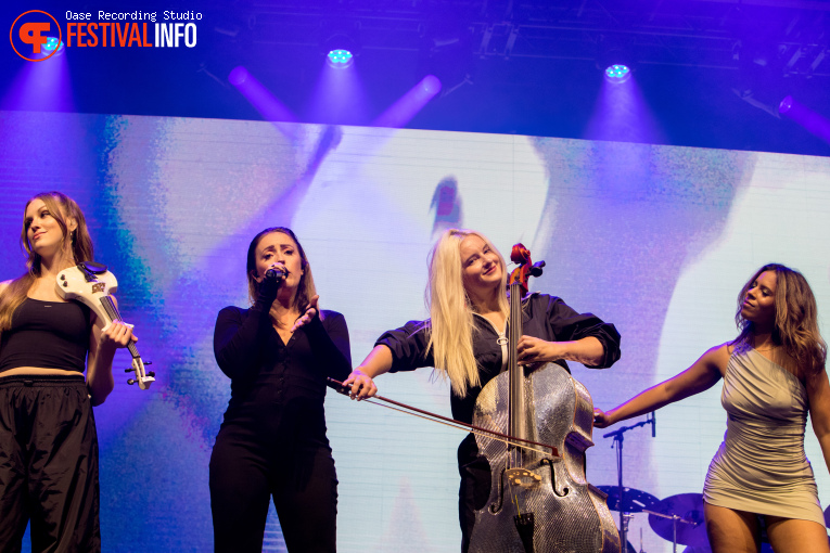 Clean Bandit op Dauwpop 2025 foto
