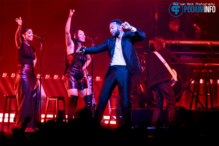 John Legend op John Legend - 02/06 - Ziggo Dome foto