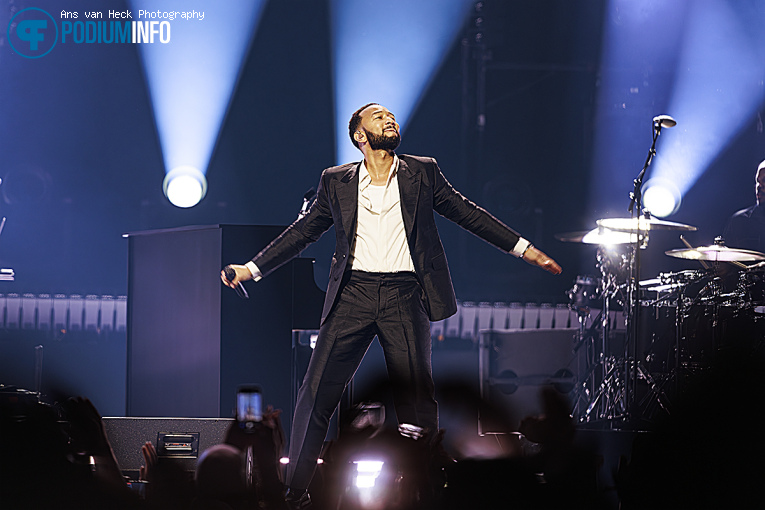 John Legend op John Legend - 02/06 - Ziggo Dome foto