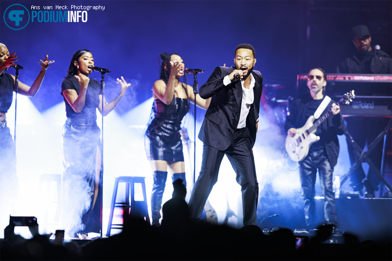 John Legend op John Legend - 02/06 - Ziggo Dome foto
