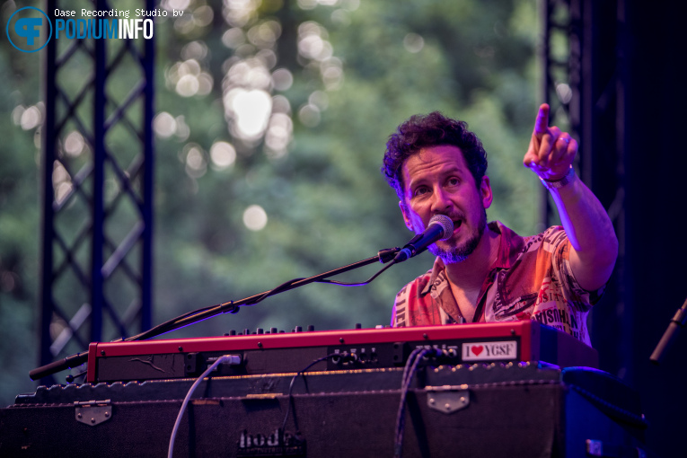 Young Gun Silver Fox op Young Gun Silver Fox - 12/06 - Openluchttheater De Goffert foto