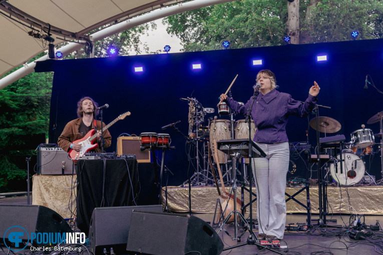 Gonzo Bimbo op Zuiderpark Live: Altin Gün - 06/06 - Zuiderparktheater foto