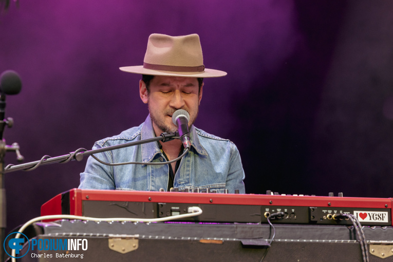 Young Gun Silver Fox op Zuiderpark Live: Young Gun Silver Fox - 08/06 - Zuiderparktheater foto
