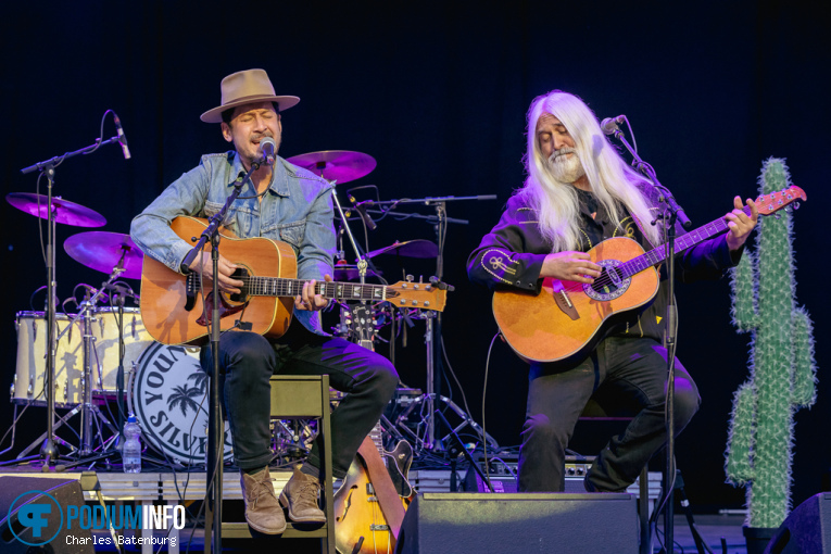Young Gun Silver Fox op Zuiderpark Live: Young Gun Silver Fox - 08/06 - Zuiderparktheater foto