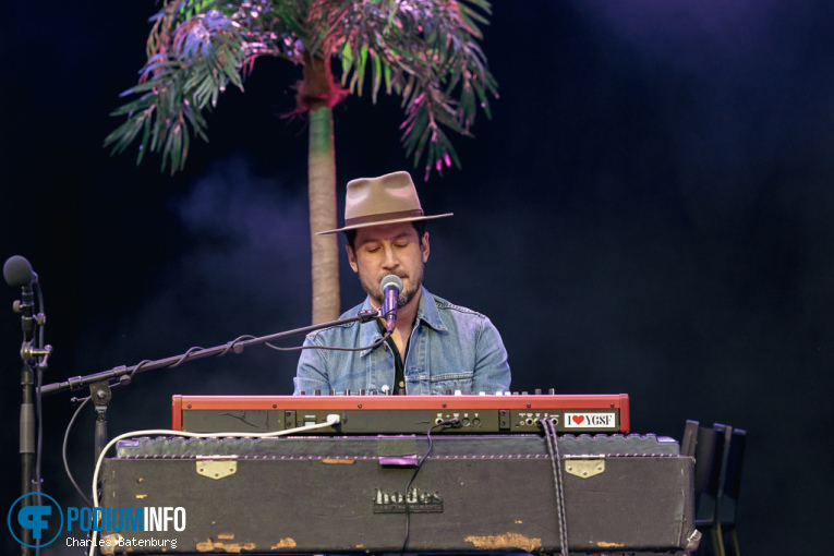 Young Gun Silver Fox op Zuiderpark Live: Young Gun Silver Fox - 08/06 - Zuiderparktheater foto