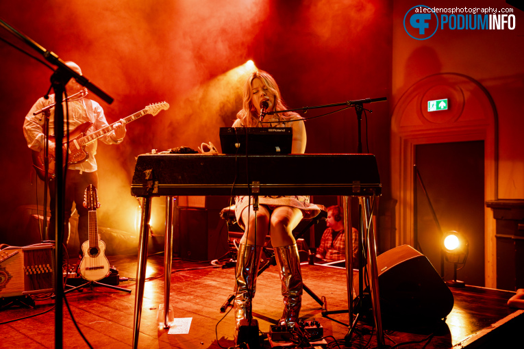 Basia Bulat op Basia Bulat - 13/06 - Paradiso foto