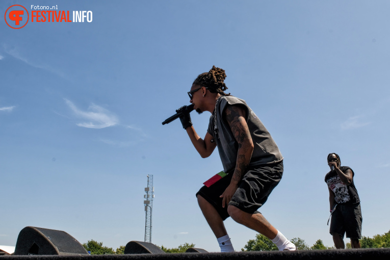 Ronnie Flex & The Fam op Pinkpop 2025 - Vrijdag foto