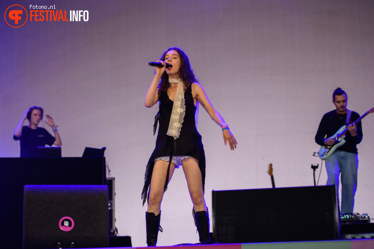 Janet Livv op Pinkpop 2025 - Vrijdag foto