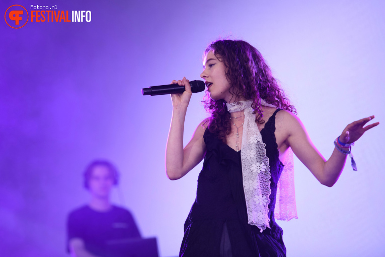 Janet Livv op Pinkpop 2025 - Vrijdag foto