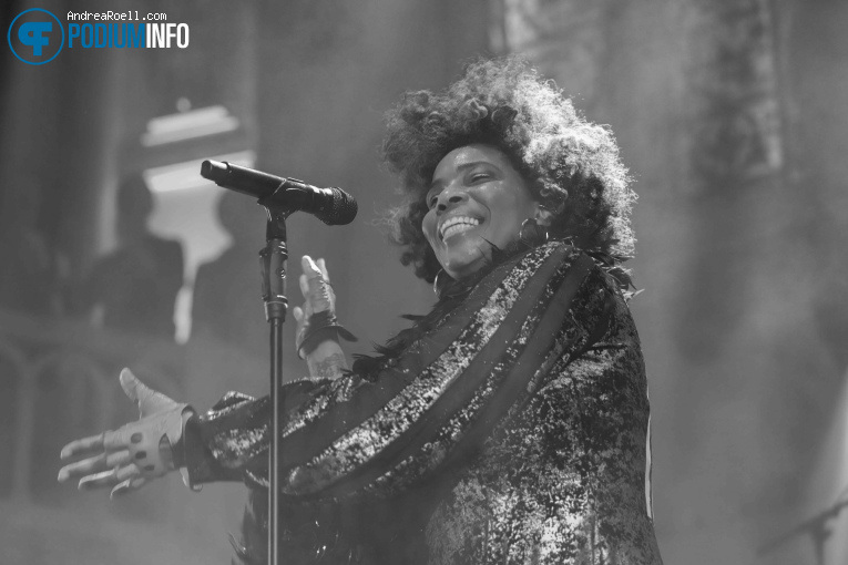 Macy Gray op Macy Gray - 22/06 - Paradiso foto