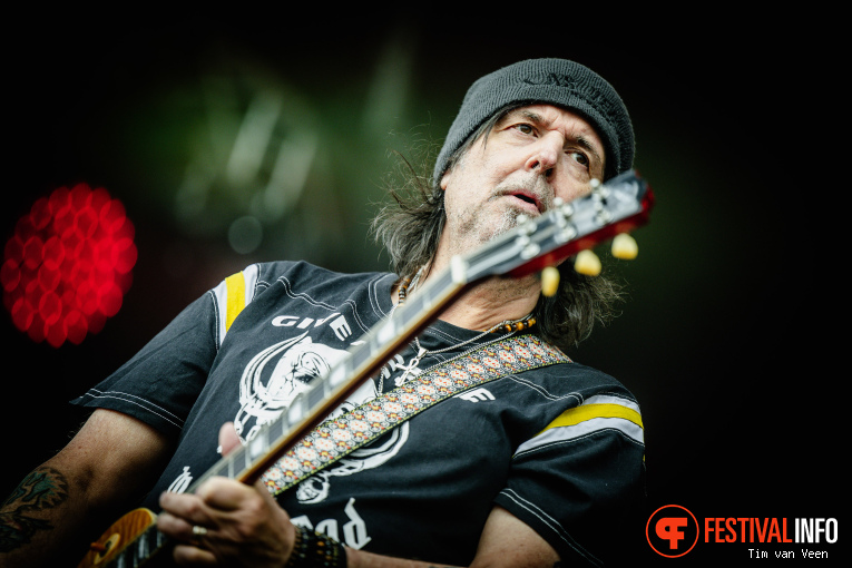Phil Campbell And The Bastard Sons op Into The Grave 2025 - Zaterdag foto