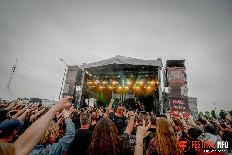 Death Angel op Into The Grave 2025 - Zaterdag foto