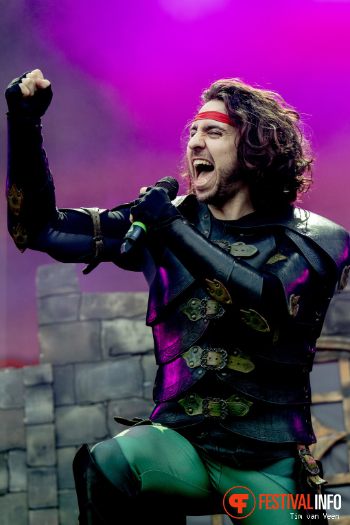 Gloryhammer op Into The Grave 2025 - Zondag foto