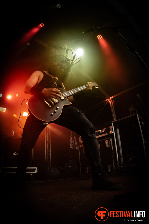 Bewitcher op Into The Grave 2025 - Zondag foto