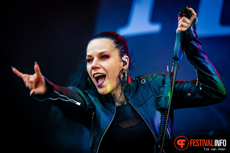 Hiraes op Into The Grave 2025 - Zondag foto