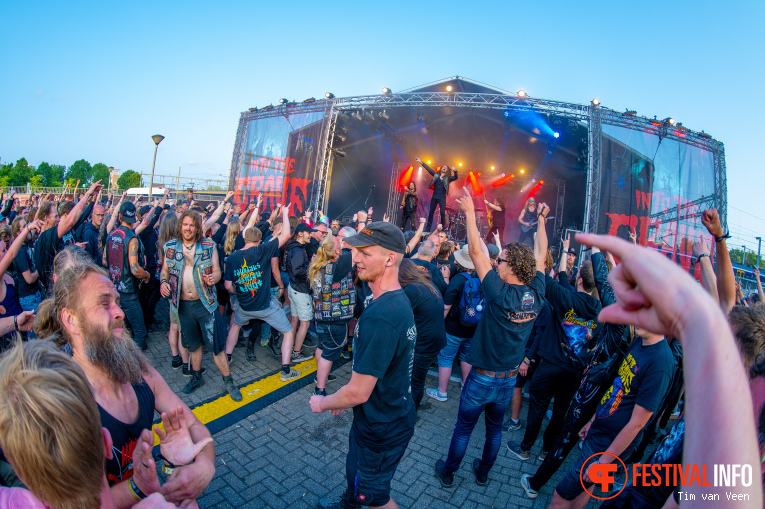 Dynazty op Into The Grave 2025 - Zondag foto