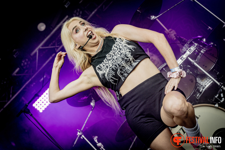 Brat op Into The Grave 2025 - Zondag foto
