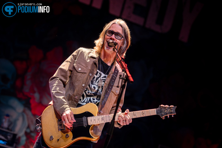 Myles Kennedy op Myles Kennedy - 11/06 - Hedon foto