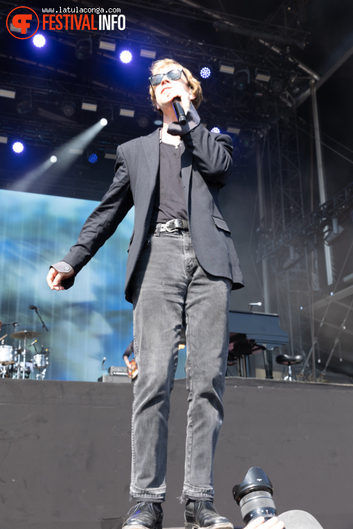 Tom Odell op Pinkpop 2025 - Zaterdag foto