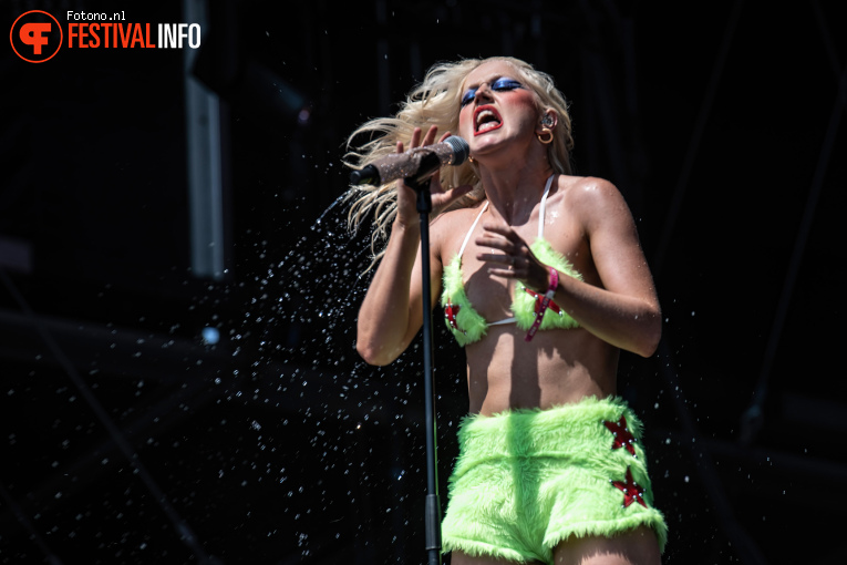 Amyl and The Sniffers op Pinkpop 2025 - Zaterdag foto