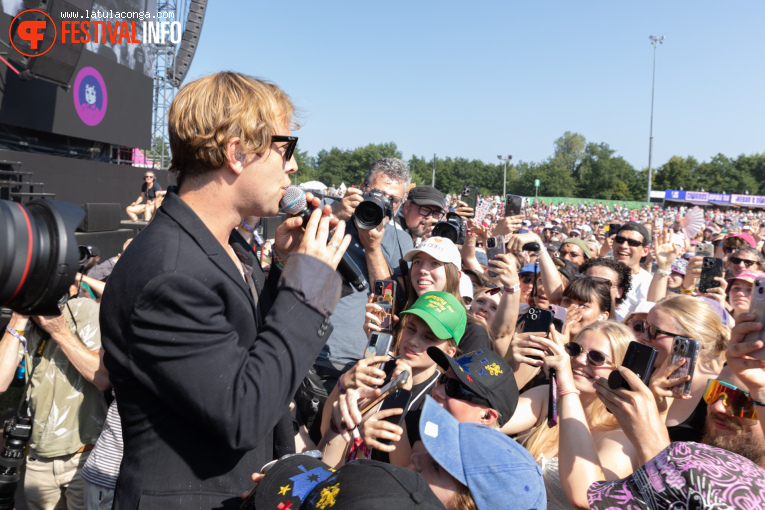 Tom Odell op Pinkpop 2025 - Zaterdag foto