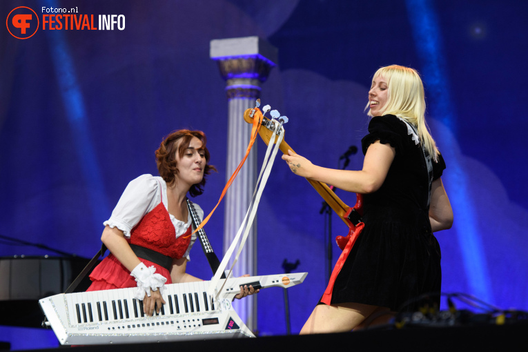 The Last Dinner Party op Pinkpop 2025 - Zaterdag foto