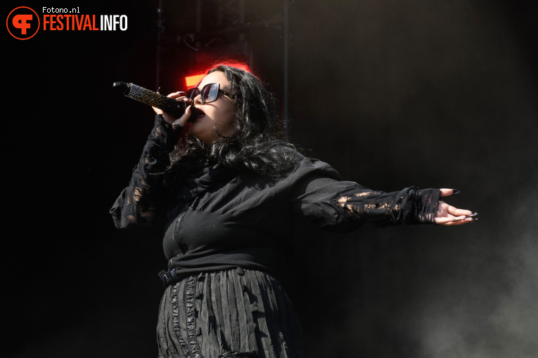 Amira Elfeky op Pinkpop 2025 - Zaterdag foto