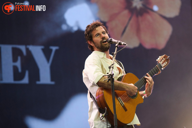 Nick Mulvey op Pinkpop 2025 - Zaterdag foto