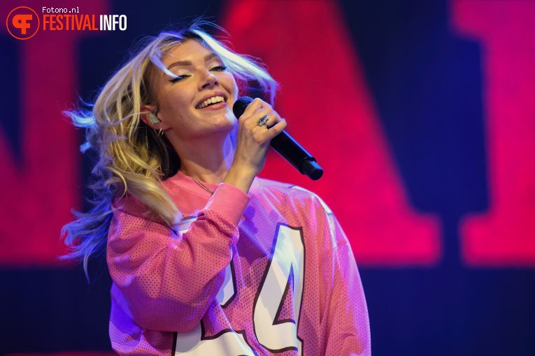 Hannah Mae op Pinkpop 2025 - Zondag foto