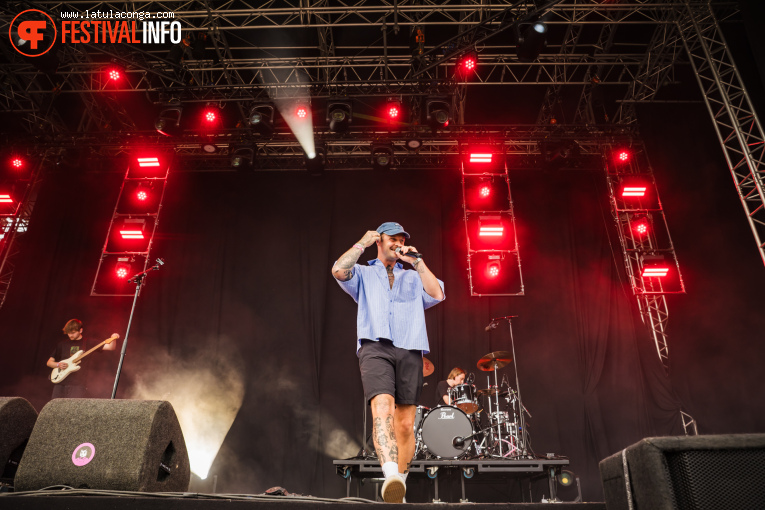 Mackenzy Mackay op Pinkpop 2025 - Zondag foto