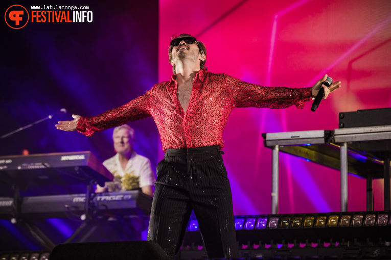 Purple Disco Machine op Pinkpop 2025 - Zondag foto