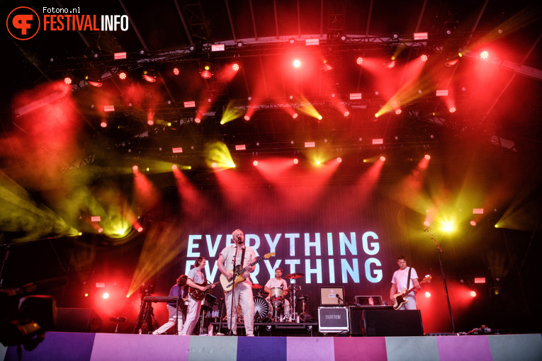 Everything Everything op Pinkpop 2025 - Zondag foto