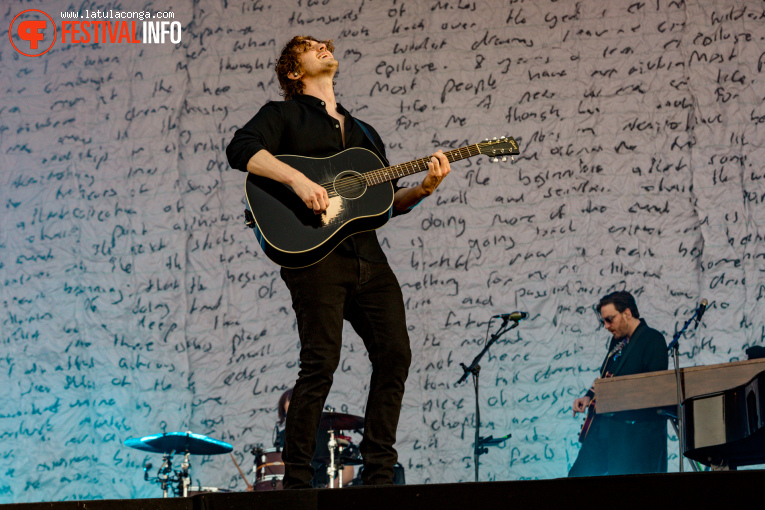 Dean Lewis op Pinkpop 2025 - Zondag foto