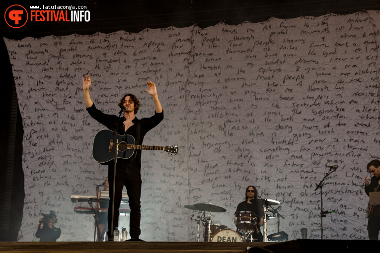 Dean Lewis op Pinkpop 2025 - Zondag foto