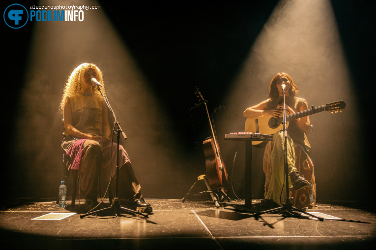Anavitória op Anavitória - 25/06 - Melkweg foto