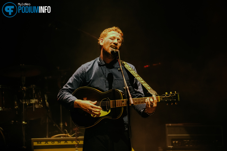 Willie J. Healey op The Maccabees - 26/06 - Paradiso foto
