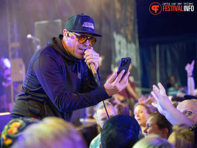 Alien Ant Farm op Jera On Air 2025 - Donderdag foto