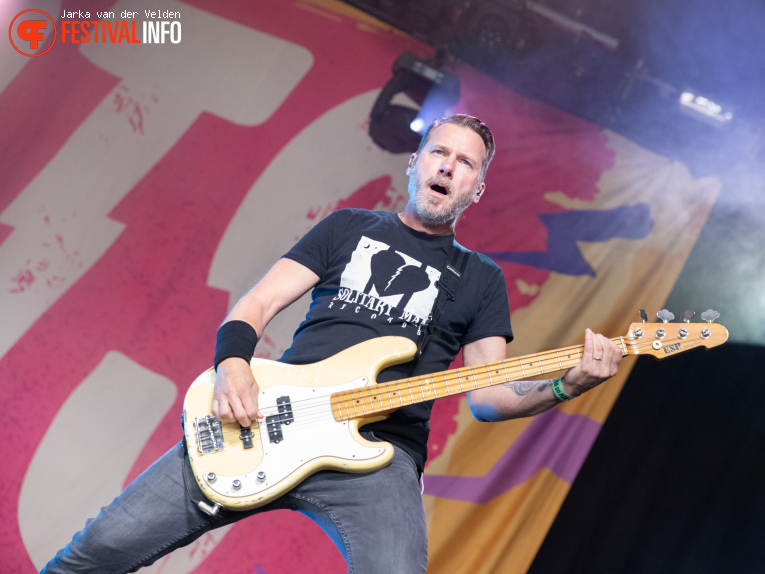 Donots op Jera On Air 2025 - Vrijdag foto