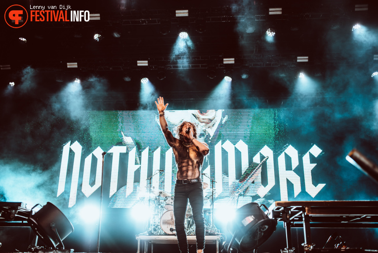 Nothing More op Jera On Air 2025 - Vrijdag foto
