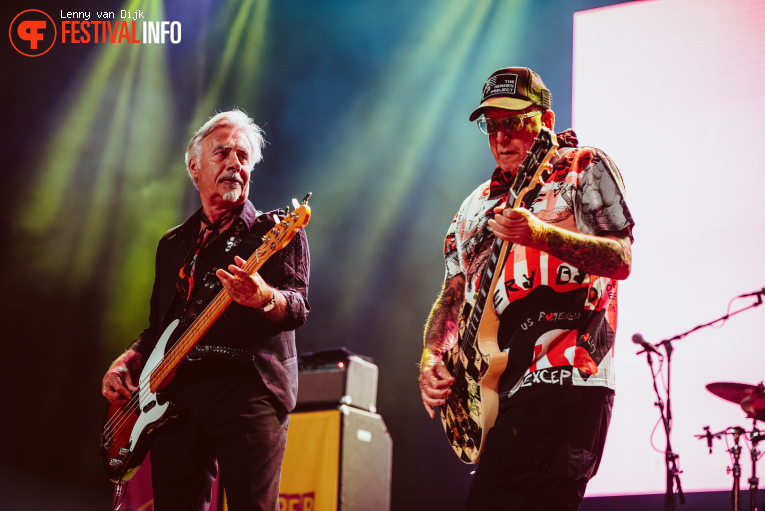 Sex Pistols Ft. Frank Carter op Jera On Air 2025 - Vrijdag foto