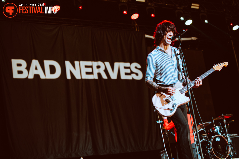 Bad Nerves op Jera On Air 2025 - Zaterdag foto