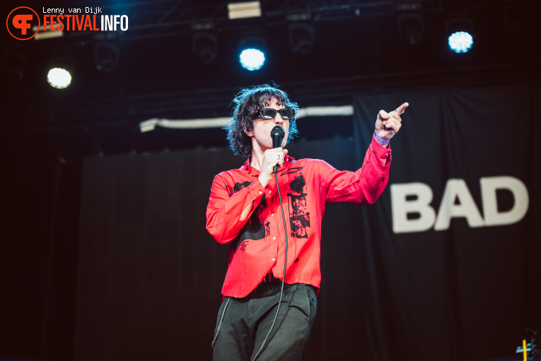 Bad Nerves op Jera On Air 2025 - Zaterdag foto