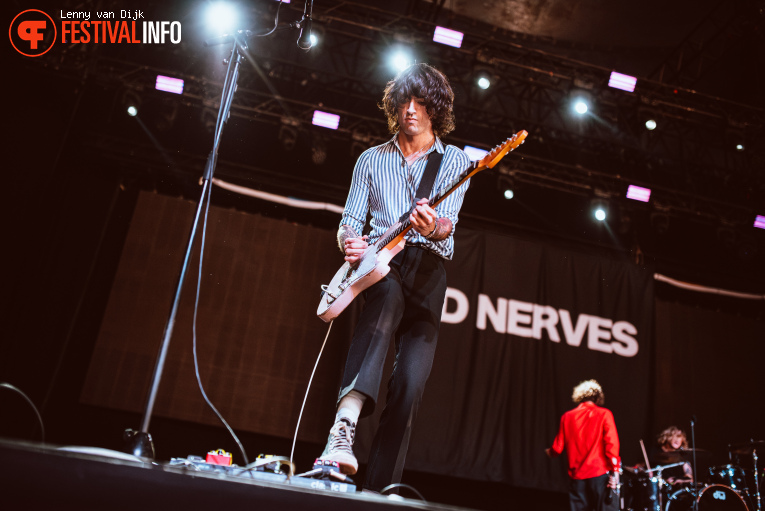 Bad Nerves op Jera On Air 2025 - Zaterdag foto