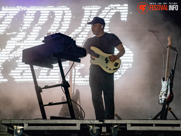 PVRIS op Jera On Air 2025 - Zaterdag foto