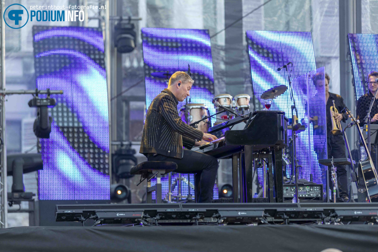 Guus Meeuwis op Guus Meeuwis - Royal Park Live - 03/07 - Paleis Soestdijk foto
