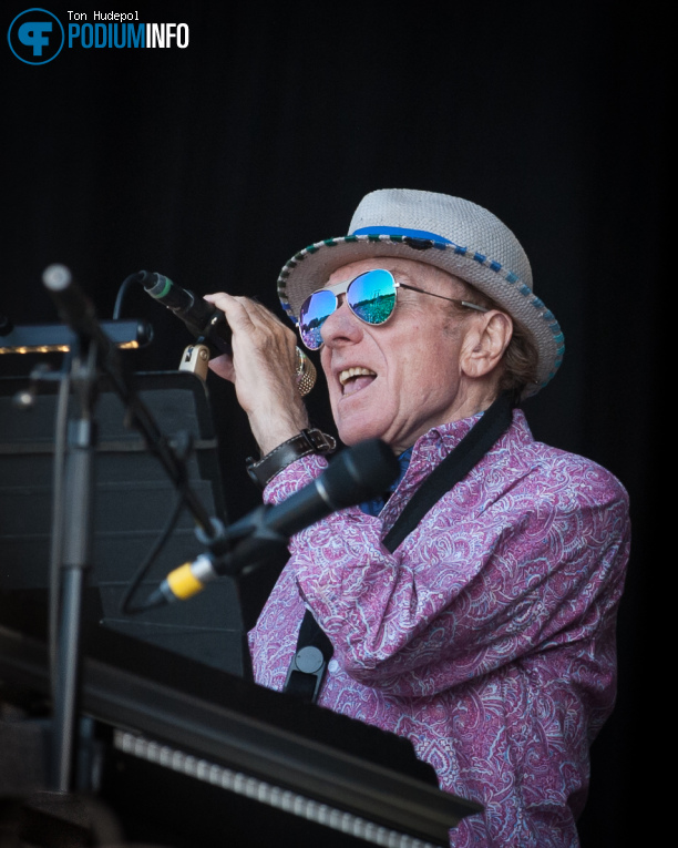 Van Morrison op Neil Young - 01/07 - Stadspark Groningen foto