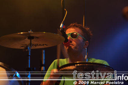 The Ting Tings op Bevrijdingsfestival Groningen 2009 foto