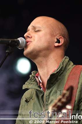 Milow op Bevrijdingsfestival Groningen 2009 foto