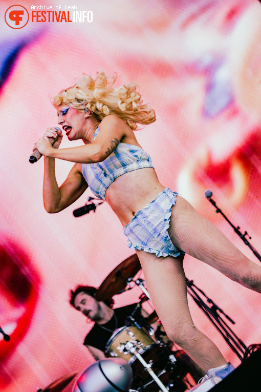 Amyl and The Sniffers op Down the Rabbit Hole 2025 - Vrijdag foto